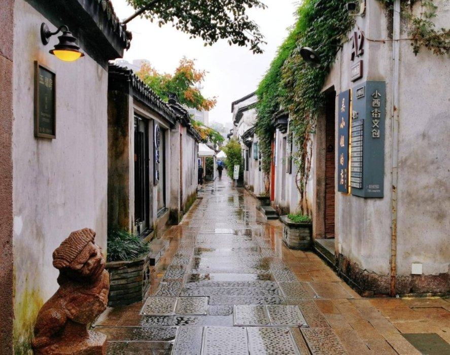 为了汪小姐可以得罪梅萍的宝总,为何宁愿打一晚上的牌也不去赴约
